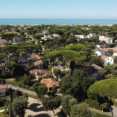 Вилла Exclusive Charming - Free Parking 400 Mq Garden - Rome Airport - Roseto Dream Фрегене