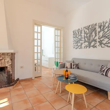 Вилла Exclusive Charming - Free Parking 400 Mq Garden - Rome Airport - Roseto Dream Фрегене