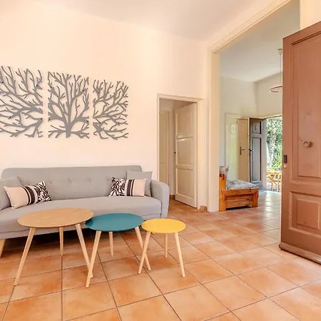 Вилла Exclusive Charming - Free Parking 400 Mq Garden - Rome Airport - Roseto Dream *
