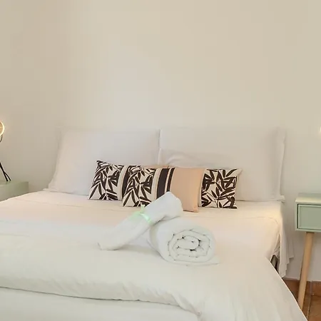 Вилла Exclusive Charming - Free Parking 400 Mq Garden - Rome Airport - Roseto Dream Фрегене