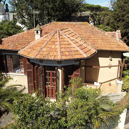 Вилла Exclusive Charming - Free Parking 400 Mq Garden - Rome Airport - Roseto Dream Фрегене